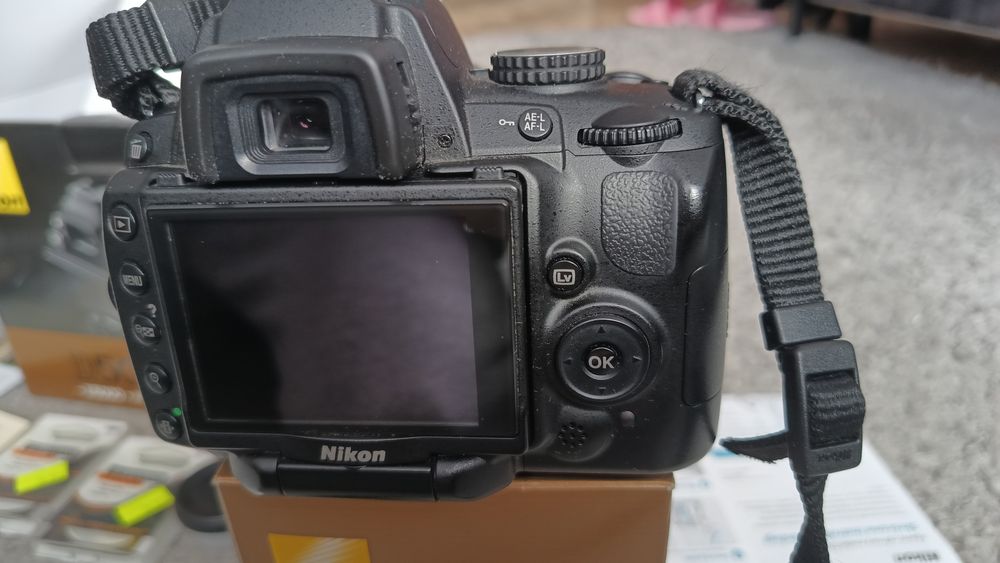Nikon D5000 plus obiektyw NIKKOR 18-55 VR jak NOWY
