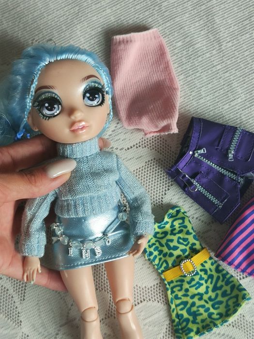 Lalka Rainbow High-niebieskie włosy plus ubranka