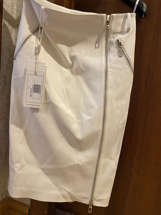 Спідниця та шорти жіночі