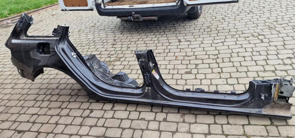 BŁOTNIK TYŁ PRÓG PRAWY AUDI A4 B8 KOMBI Avant