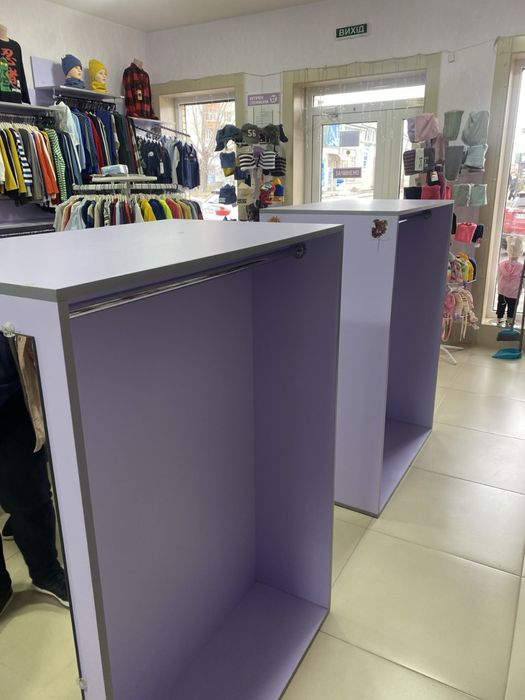 ТЕРМІНОВО! Тумба для одягу, стійка, вішалка, меблі для магазину