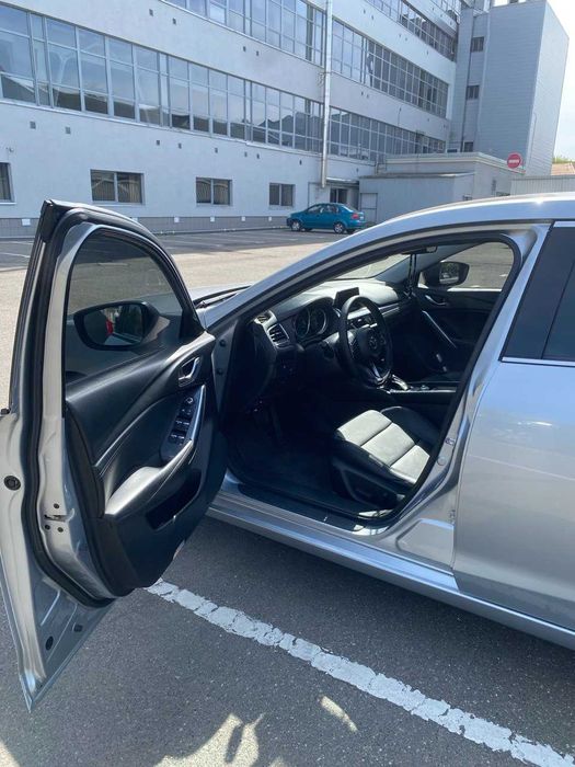 Продам власний автомобыль Мазда 6 обмін на нерухомість