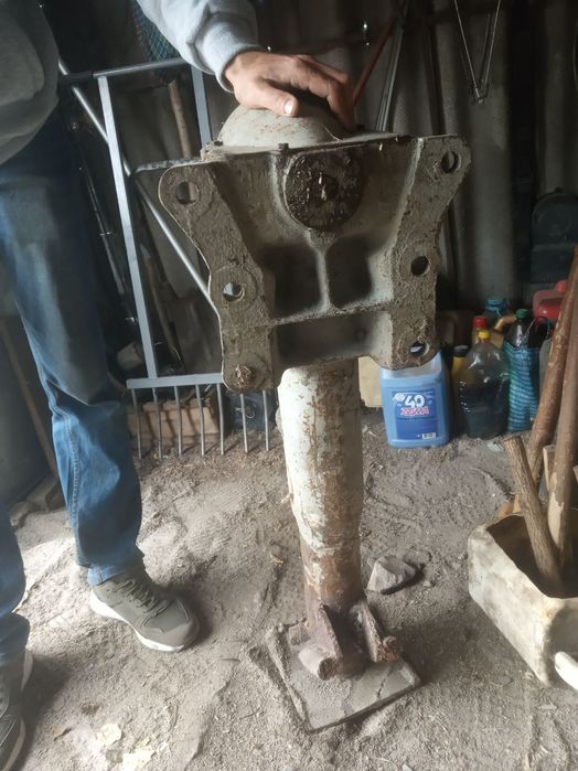 Продам домкрат лапа 64-тон