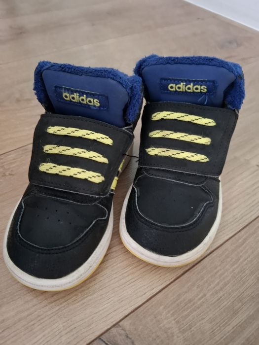 Adidas ocieplany r.26