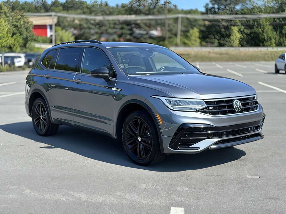Volkswagen Tiguan      2022