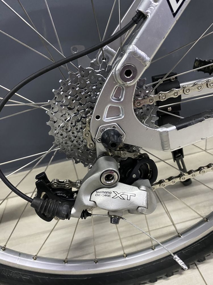 Топовий Швейцарський двопідвісний велосипед Stockli на Shimano Deore X