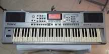 Teclado de arranjos Roland EXR-3 usado