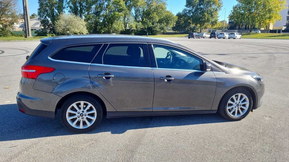 Ford focus sw 1.0 titanium