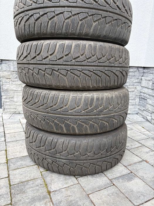 4 sztuki zimowych opon UNIROYAL rozmiar 195 55 R16 pasują np. do Clio