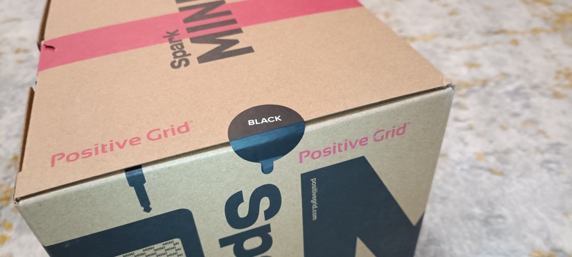 NOVO - Positive Grid Spark Mini + Grelha