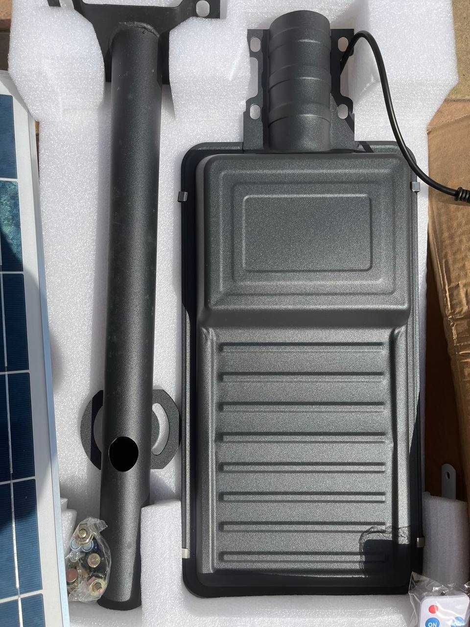 Ліхтар на сонячній панелі 360W вуличний з потужним аккумулятором