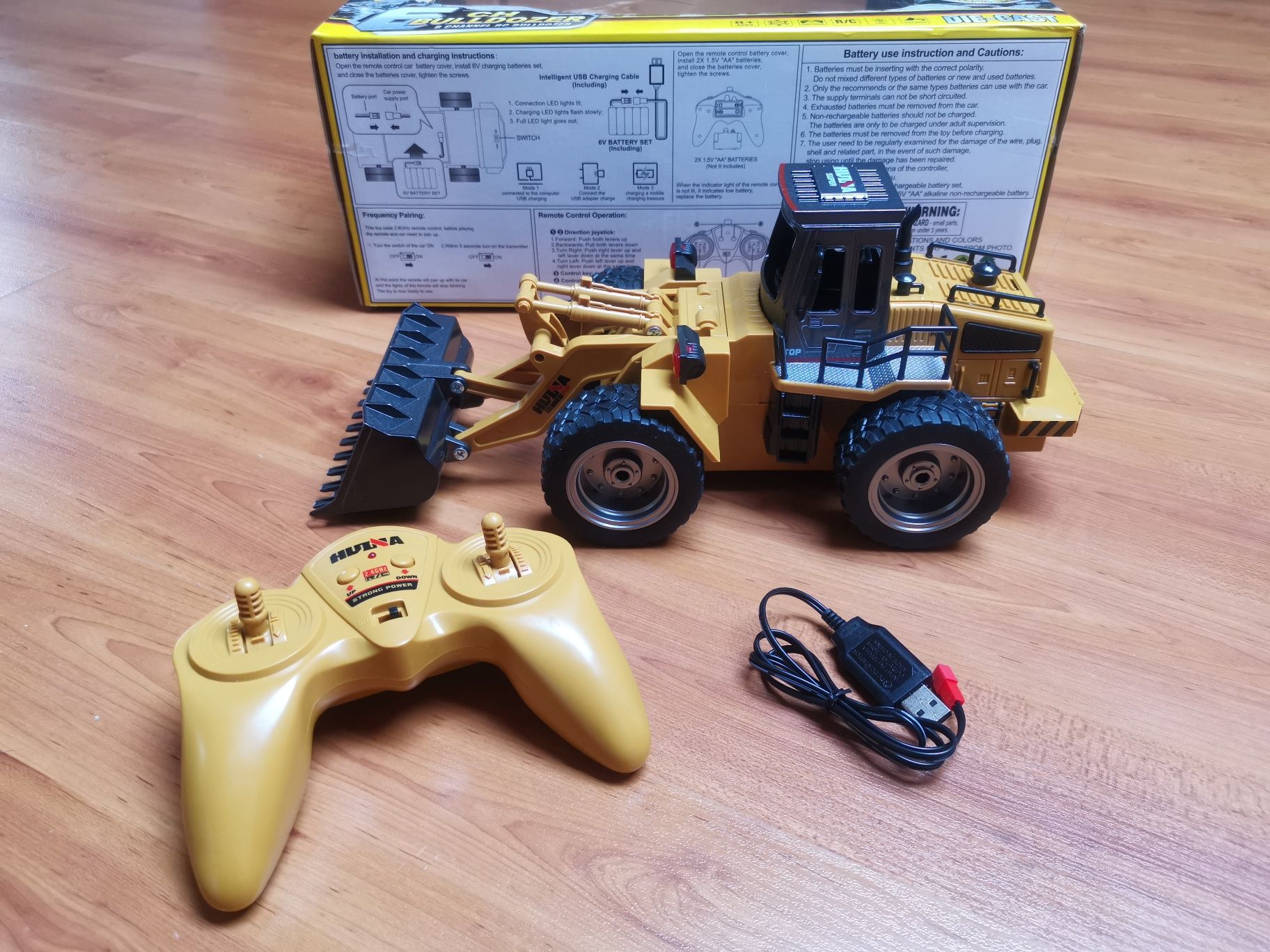 Máquina Pá mecânica RC Bulldozer 4x4 HUINA 1520 2.4G escala 1:18