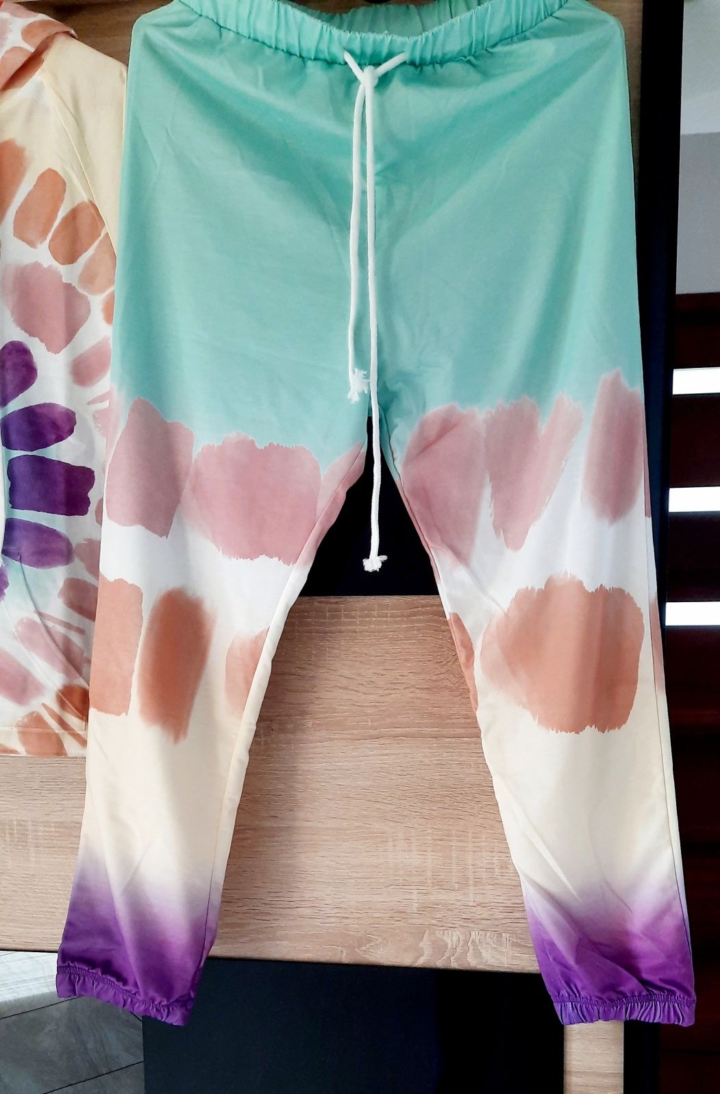 Komplet sportowy dress I bluza