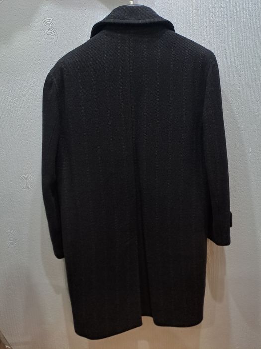 Elegancki zimowy czarny płaszcz z wełny r. 52.