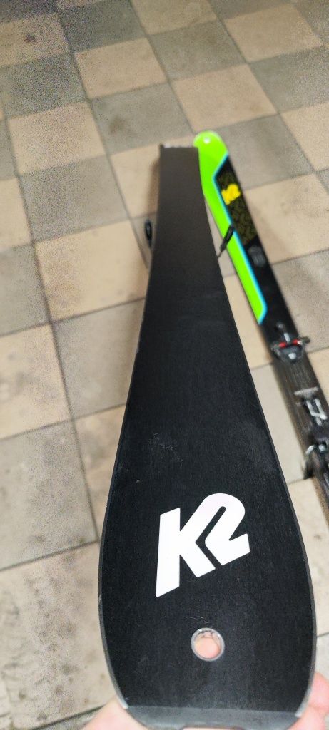 Narty K2 Wayback 88 z Marker Mwerks Carbon i foki