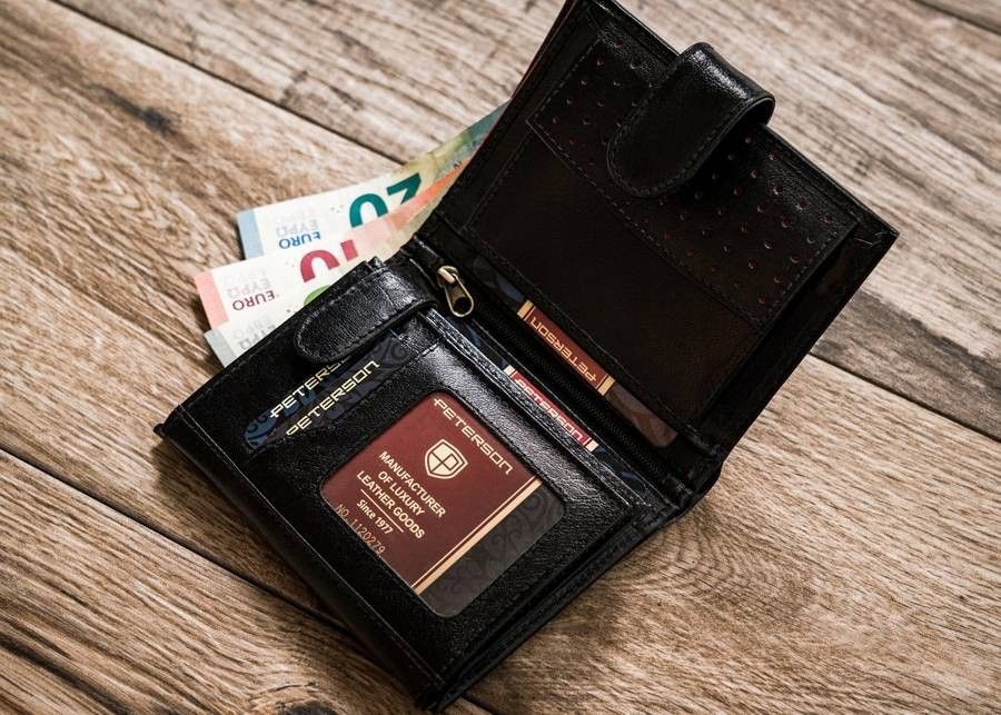 pionowy portfel męski na zatrzask - peterson
