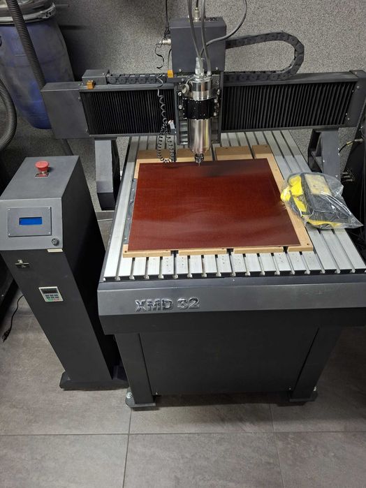Ploter frezujący, frezarka CNC XMD 32. Polska firma Megaplot.