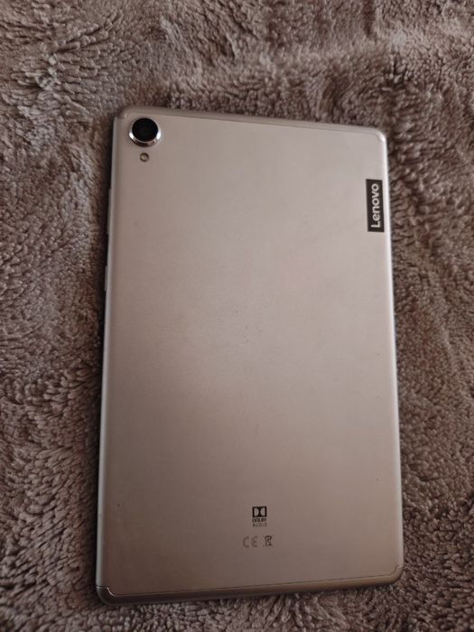 Планшет Lenovo tabM8
