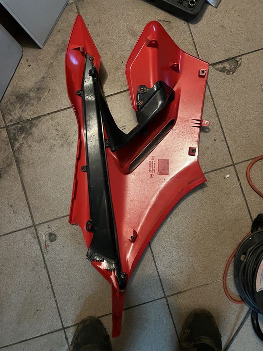 Ducati supersport 950 rok 2021 owiewki czesci