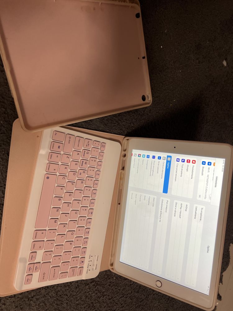 Tablet iPad 8th generacji rose gold 32 GB wifi