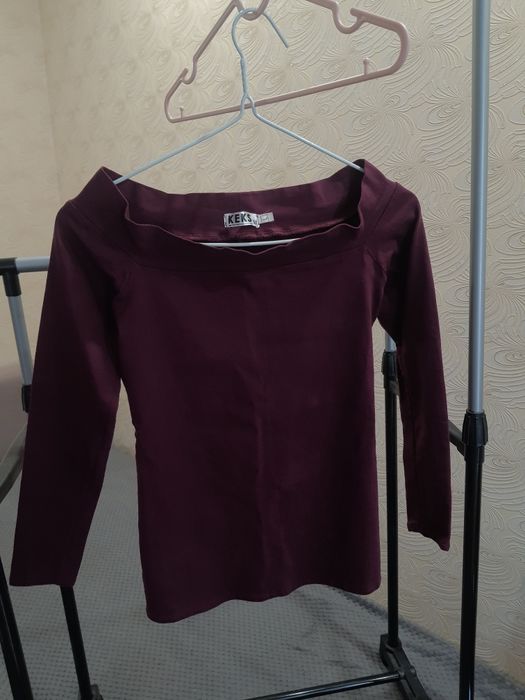 Кофта з 3/4 рукавами і відкритими плечима