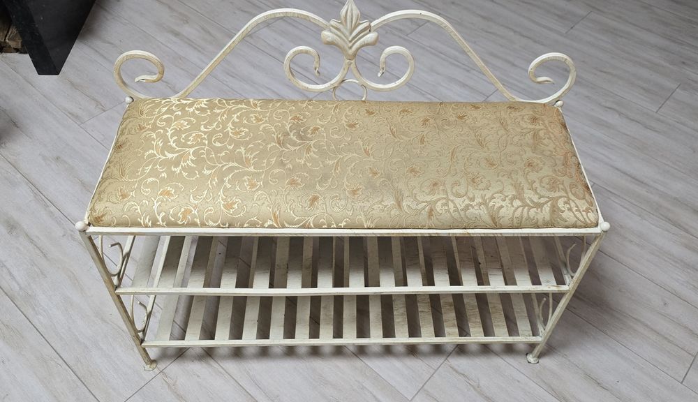 Кований предпокій, поличка для взуття