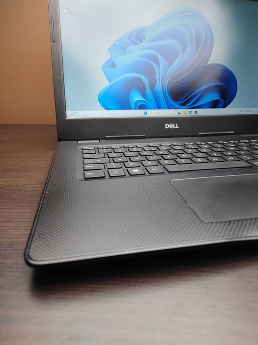 LAPTOP | Dell Vostro | i7-10510U | Radeon 2GB | 16GB RAM 512SSD | W11