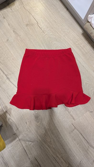 Spódnica z falbanką czerwona