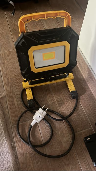 Лед лам будівельна