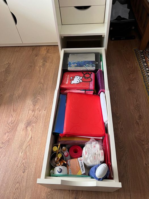 Комплект меблів у дитячу