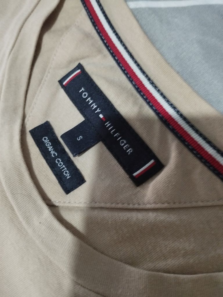 t-shirt tommy hilfiger
