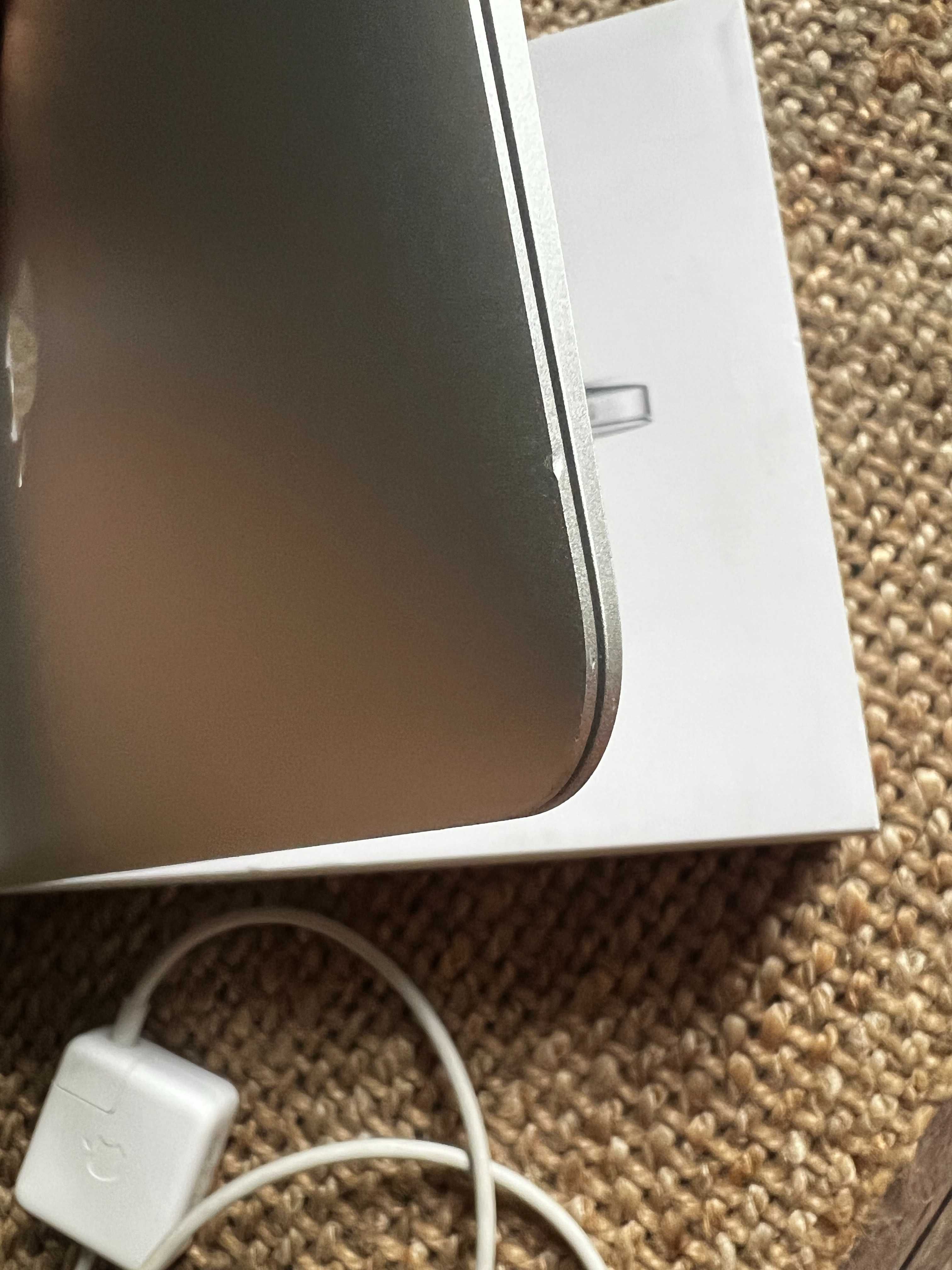 Laptop MacBook Air 13" mało używany, pełna sprawność