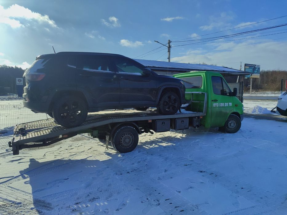 Евакуатор 24/7 доставка авто Лавета перевезення авто автоевакуатор