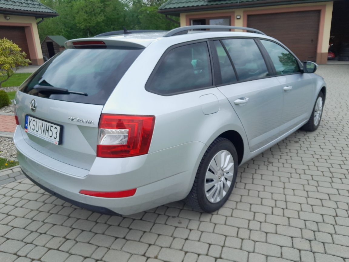 Skoda Octavia kombi 1.6 Tdi DSG 105km.