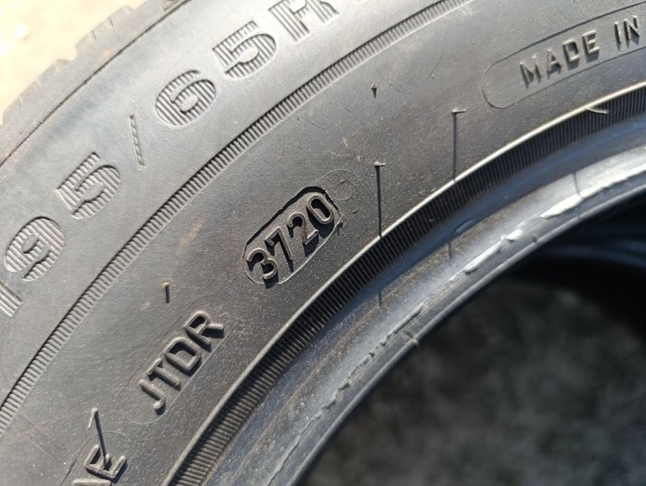 195/65/15 зимові DUNLOP