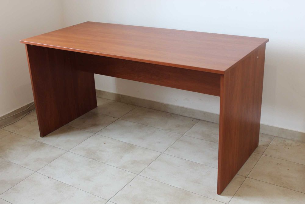 Стіл офісний (письмовий) 1500х700