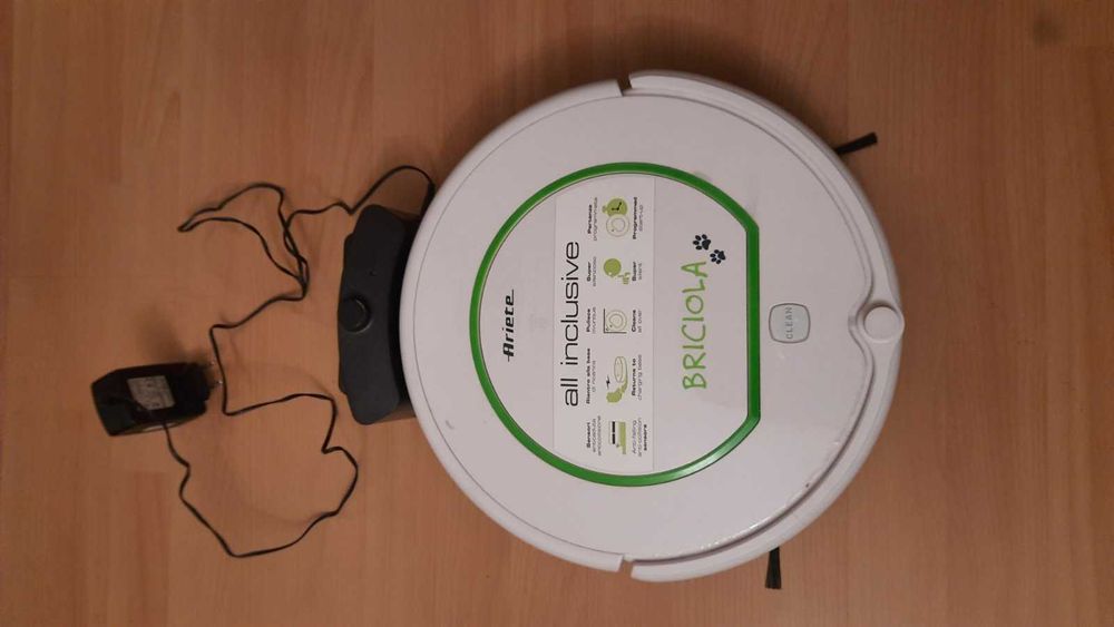 Робот пилосос Ariete Briciola 2711