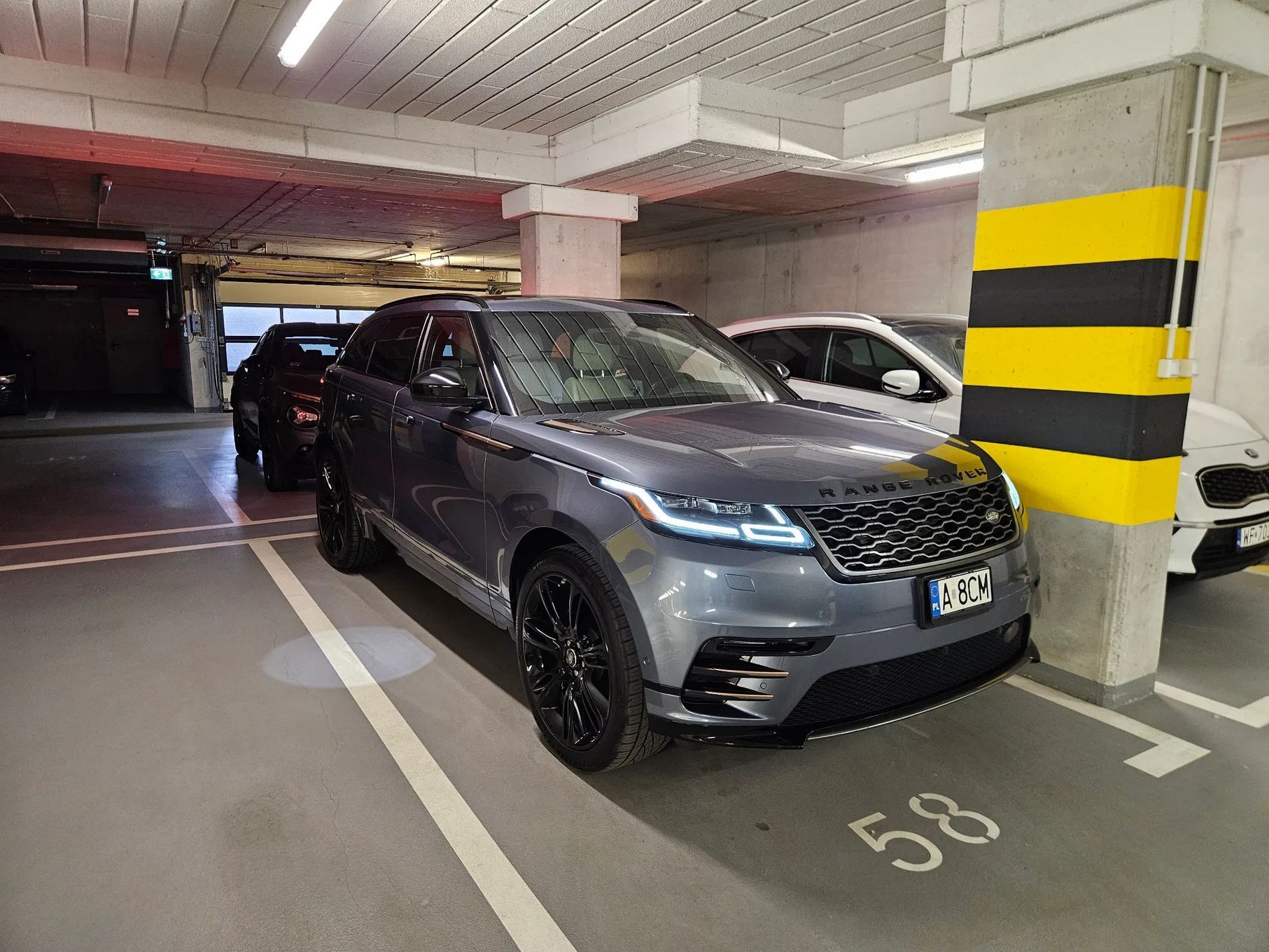 Land Rover Range Rover Velar Land Rover Range Rover Velar 2.0 R-Dynamic SE
