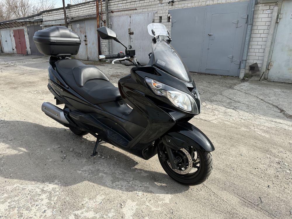 Поадам Suzuki Skywave 400