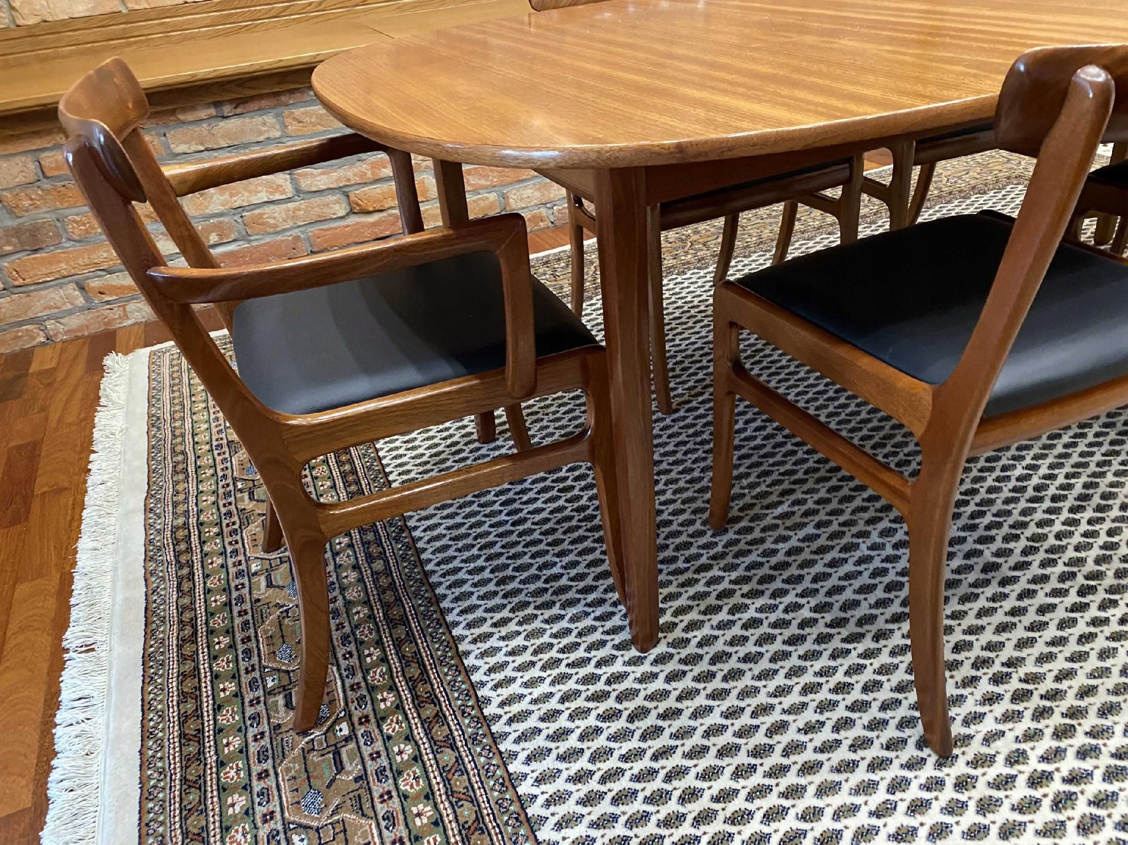 Stół i krzesła design , Ole Wanscher, Poul Jeppesen, Dania