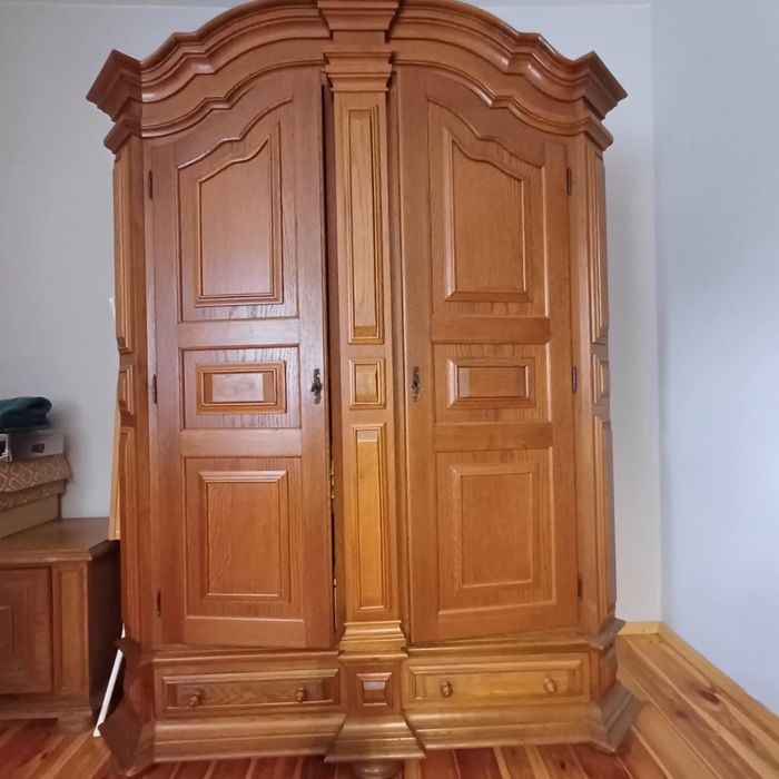Duża szafa dębowa