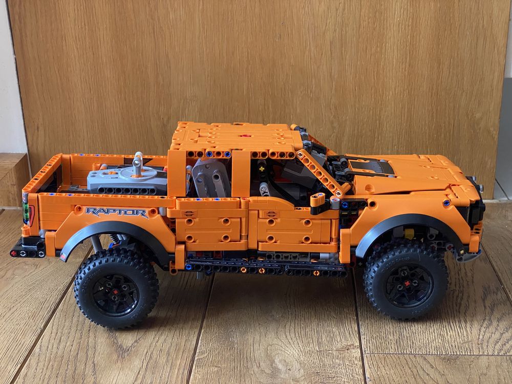 LEGO Technic, Ford F-150 Raptor 42126 z elektroniką. RC