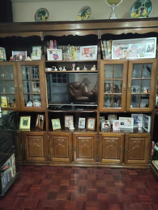 Móvel de sala em cerejeira