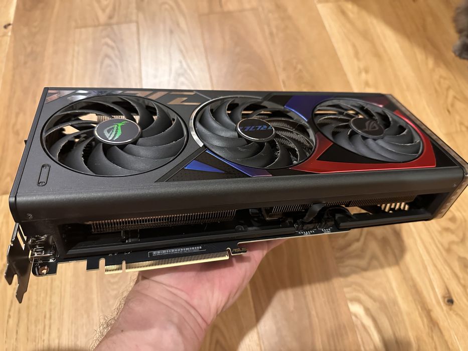 Asus ROG Strix 4070 Ti OC 12 GB VRAM