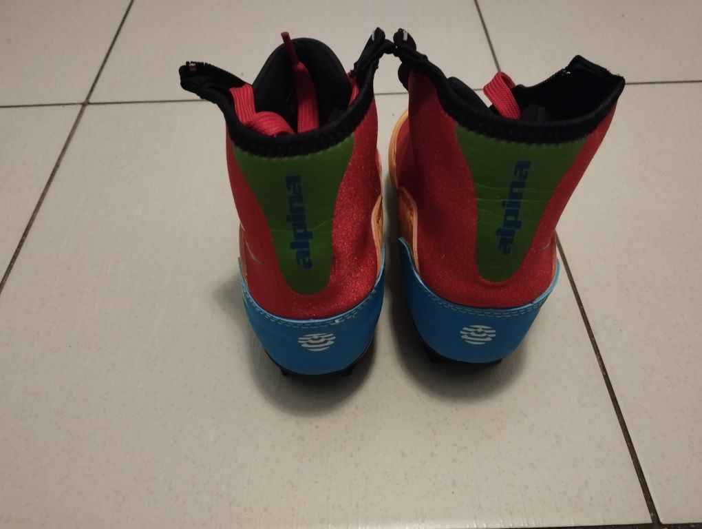 Buty do nart biegowych Alpina ACL JR, rozmiar 29 + narty Madshus