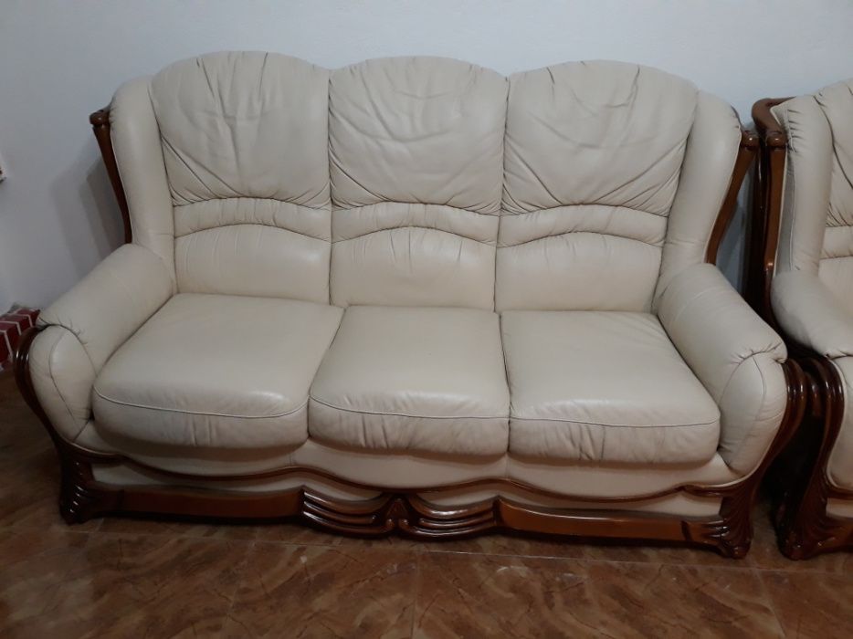 Sofas em pele beje
