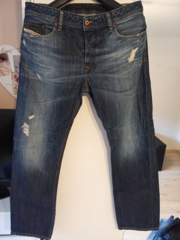 Oryginalne jeans męskie diesel stanie idealnym