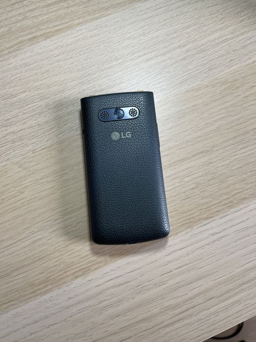 Telefon komórkowy LG wine smart