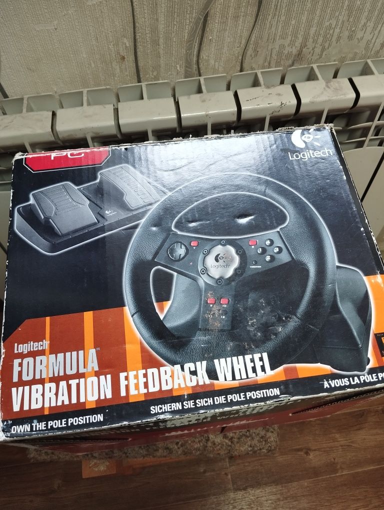 Игровой руль Logisech Formula Vabration Feedback Wheel