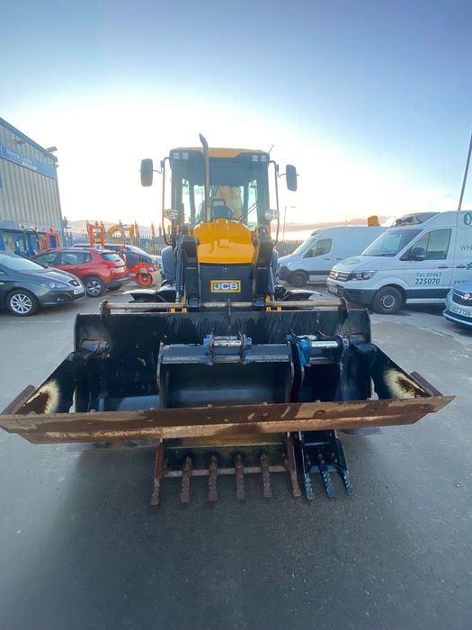 Екскаватор навантажувач 3cx